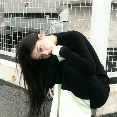 顶流粉丝又出大瓜：旧照被扒，品牌连夜解约，长达一周
